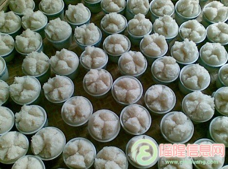 蒸好的碗粄，形態(tài)可愛，香味誘人